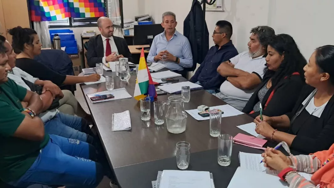 105935-educacion-recibio-a-los-vocales-del-ippis-para-reforzar-el-acompaniamiento-intercultural