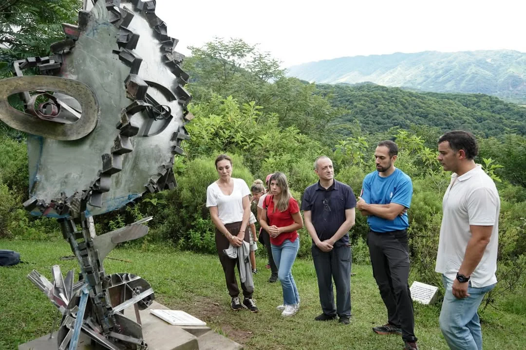 SaveClip.App_649215920_18093162662088876_3257667167539165414_n