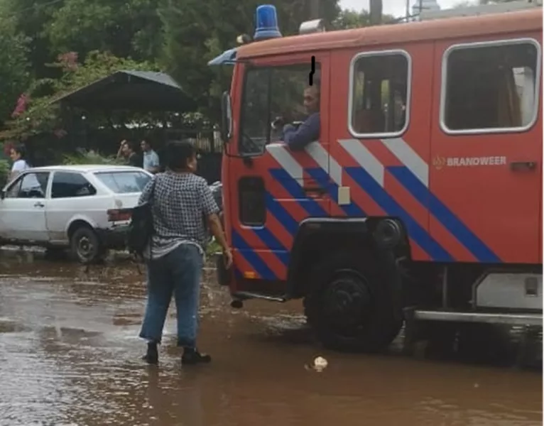 99765-familias-de-barrio-20-de-junio-de-metan-son-relevadas-y-acompaniadas-por-ingreso-de-agua-en-sus-viviendas