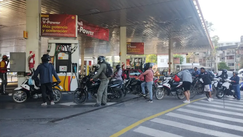 largas filas combustibles 