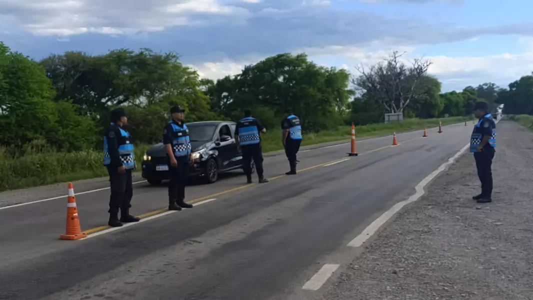 105979-refuerzan-el-trabajo-preventivo-de-seguridad-vial-en-rutas-de-los-valles-calchaquies