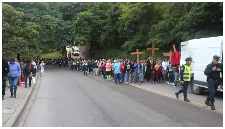 via crucis de los jóvenes y la familia