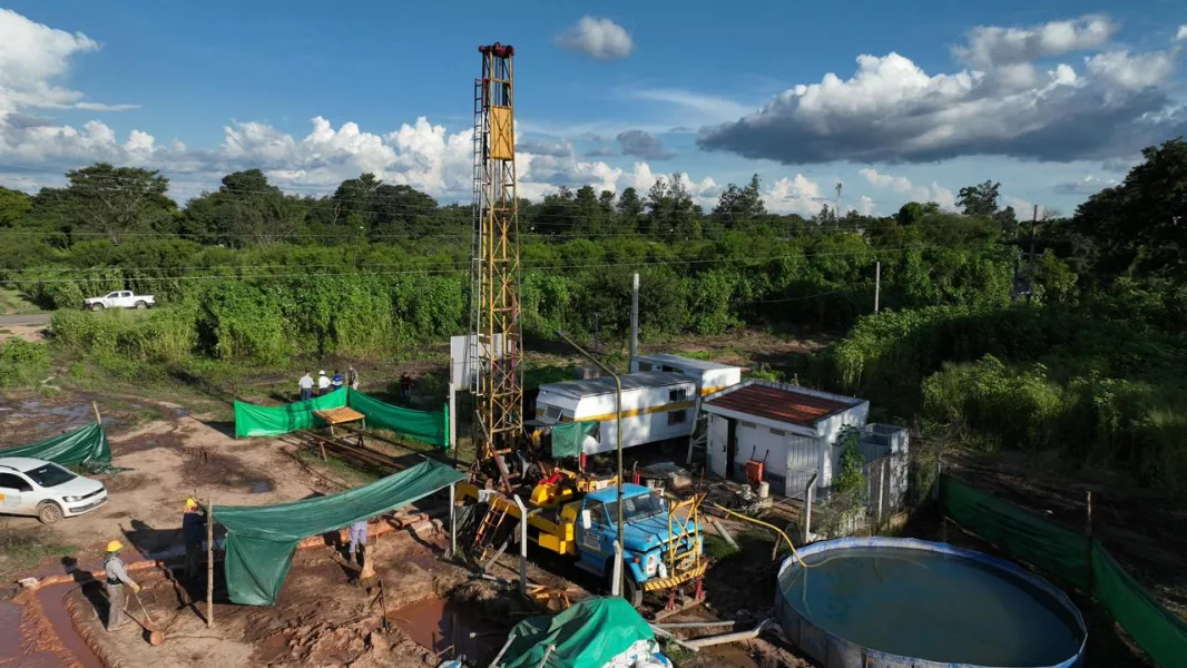 22432-el-gobernador-saenz-superviso-el-avance-de-un-nuevo-pozo-de-agua-que-reforzara-el-sistema-de-tartagal