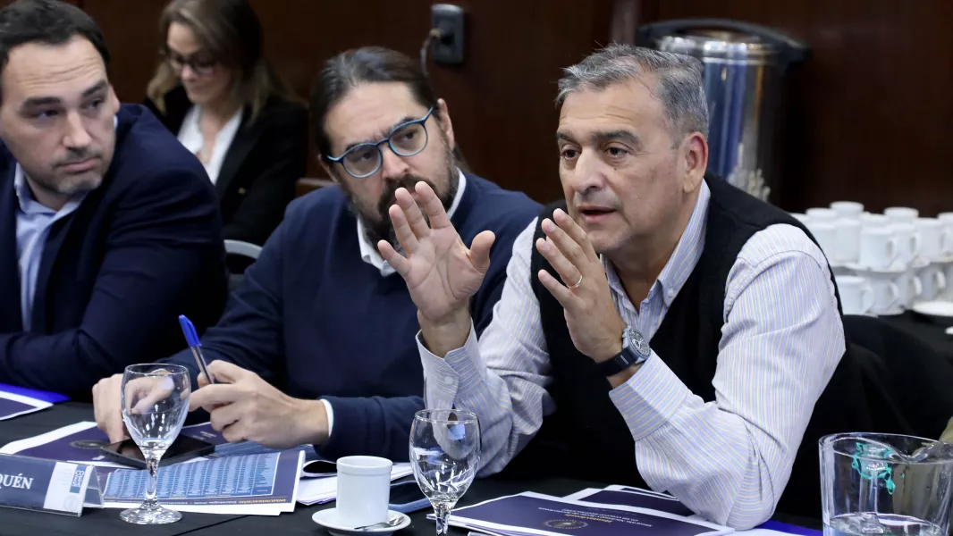 23177-el-ministro-de-salud-publica-coordino-con-nacion-el-circuito-de-provision-para-medicamentos-de-alto-costo
