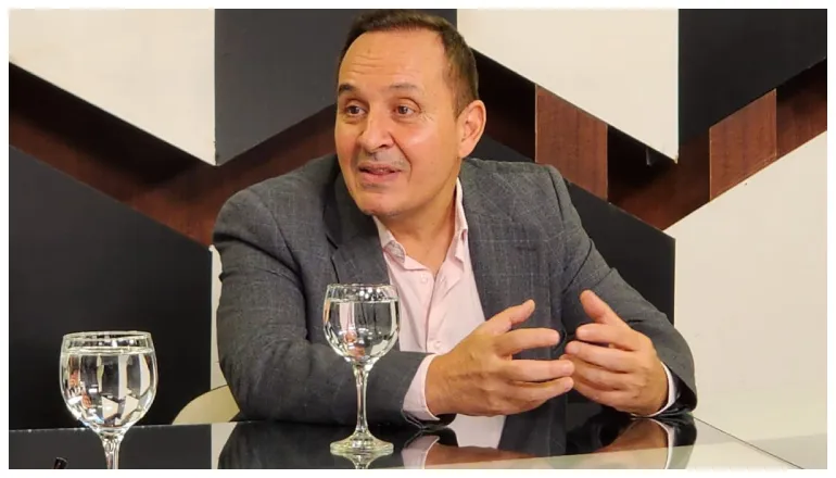 gustavo feoli en día de miércoles