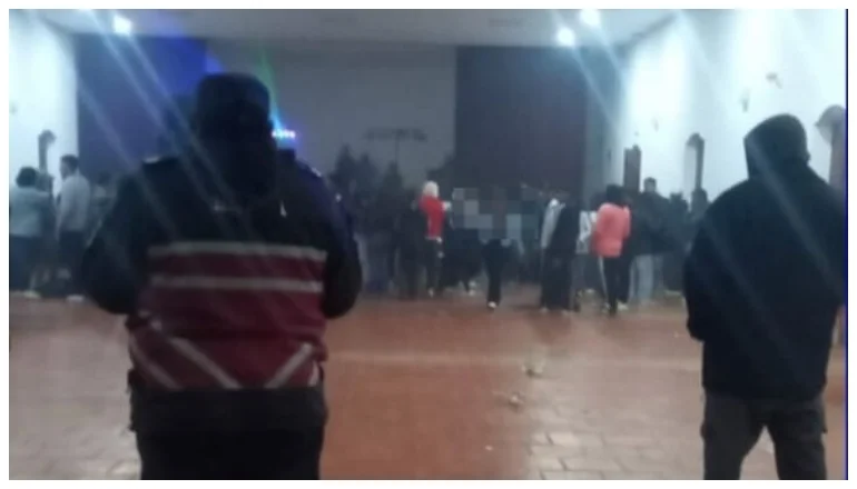 FIESTA CLANDESTINA CACHI