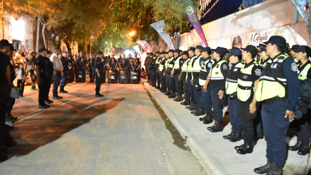 16049-seguridad-presento-el-operativo-serenata-a-cafayate-2025