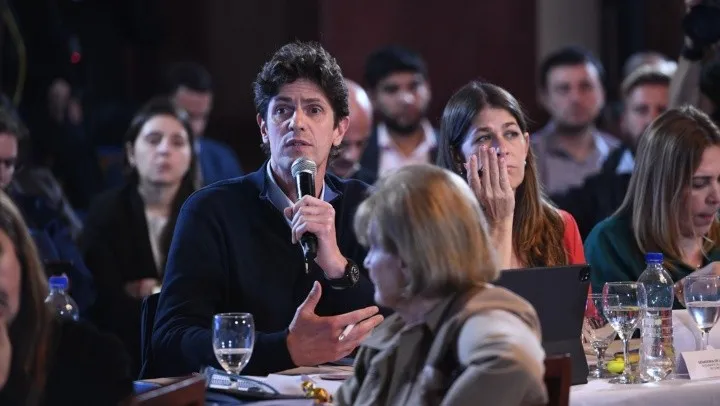 senado_-_lousteau_crop1715611537285_crop1715611563524.jpeg_1833193316