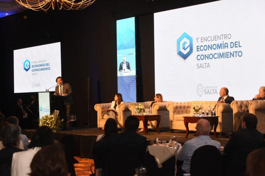 79505-saenz-dijo-que-la-economia-del-conocimiento-es-un-sector-clave-para-dinamizar-la-estructura-productiva-de-salta