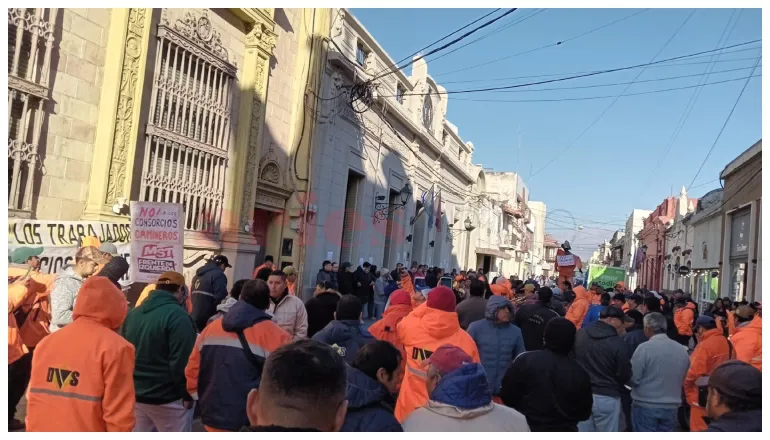 manifestación empleados vialidad provincial