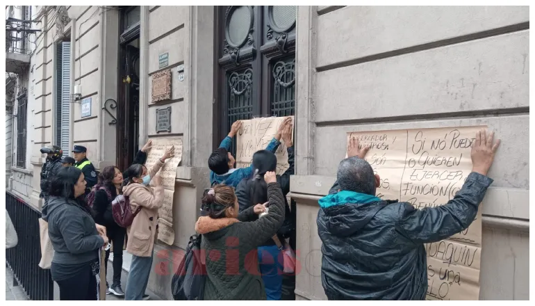 reclamo padres escuela joaquín castellanos (1)