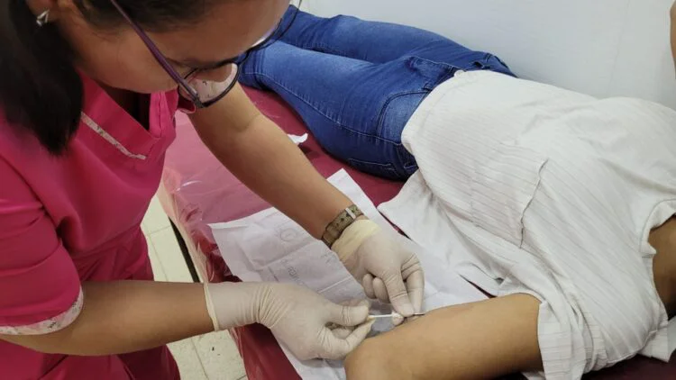 COLOCACION-IMPLANTES-SUBDERMICOS-2-750x422-1