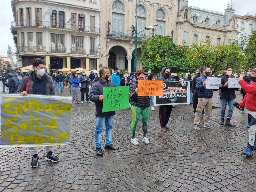 Protestan Para Pedir La Inmediata Habilitacion De Gimnasios