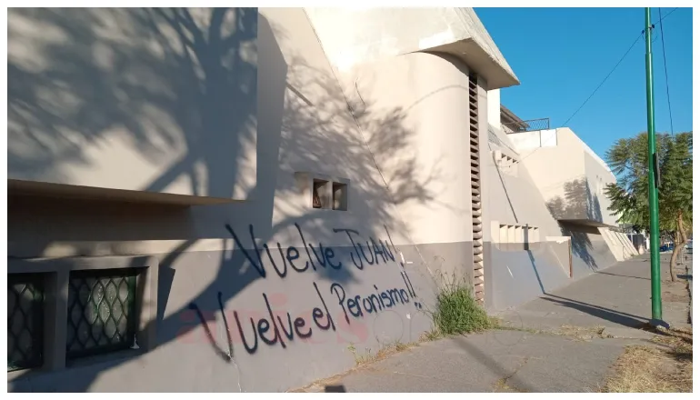 pintadas políticas escuela gurruchaga