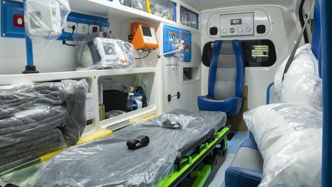10560-el-gobierno-entrego-al-samec-tres-ambulancias-equipadas-como-terapias-intensivas-moviles
