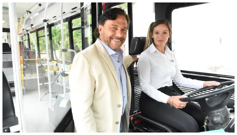 sáenz mujeres al volante