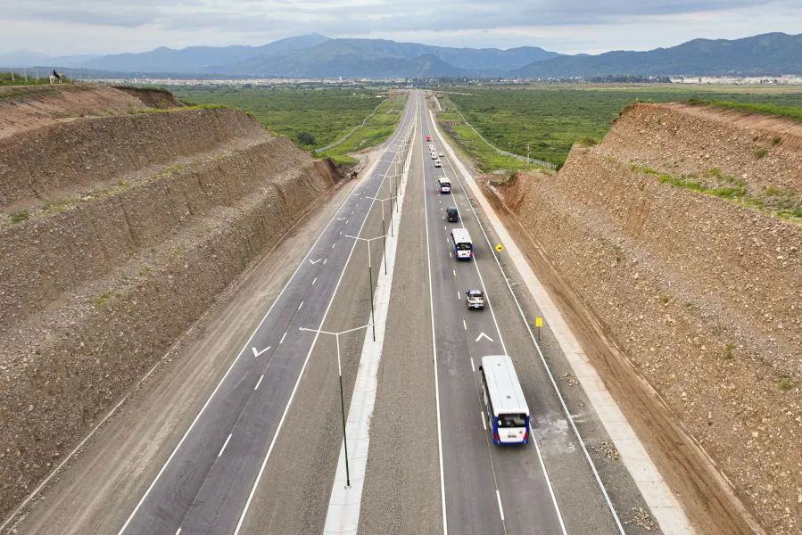 12535-la-autopista-de-5-km-se-ejecuto-con-fondos-empresas-y-mano-de-obra-saltenia-es-un-orgullo-decir-a-los-que-tienen-una-vision-centralista-lo-que-podemos-hacer-con-nuestros-recursos-cuando-son-bien-utilizados-