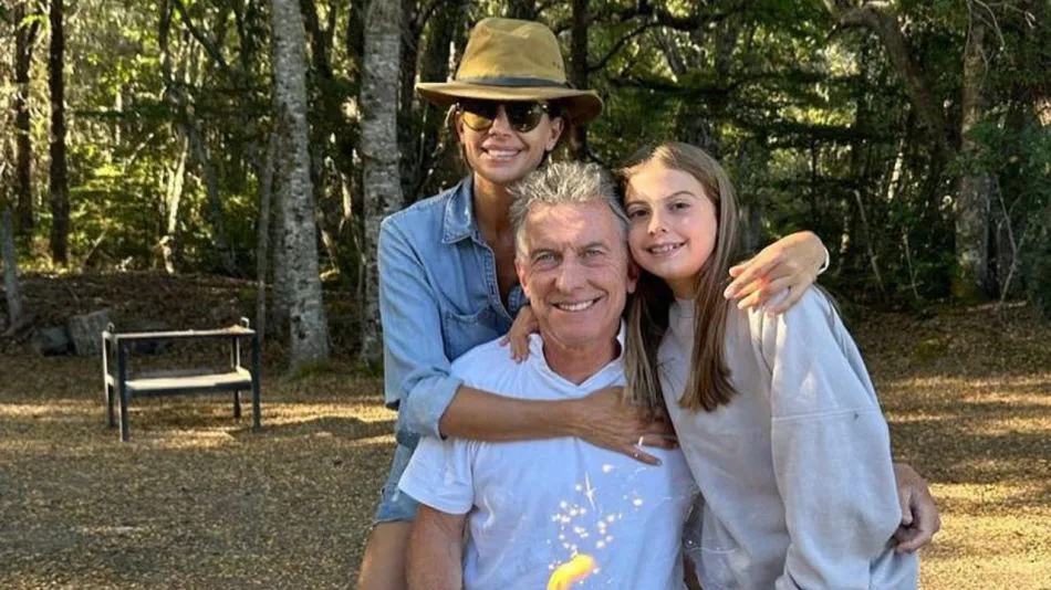 juliana-awada-mauricio-y-antonia-macri-1626655