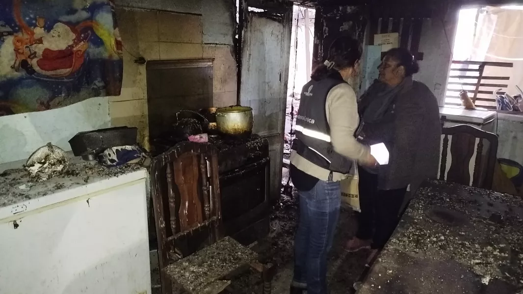 102338-provincia-articulo-la-asistencia-a-familia-capitalina-afectada-por-un-incendio