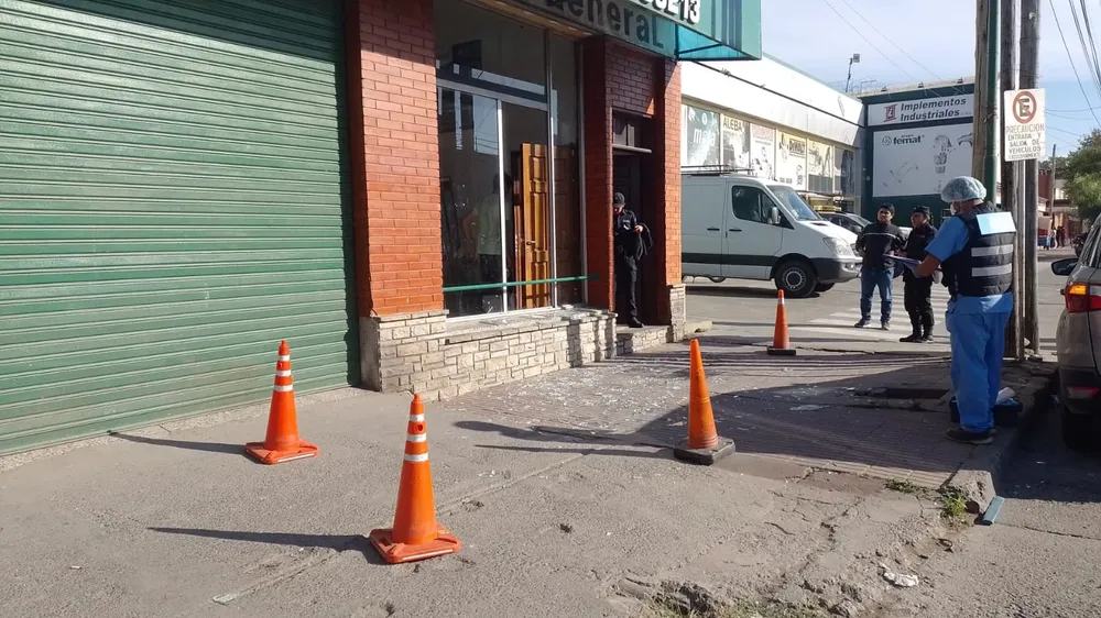 robo local de parabrisas