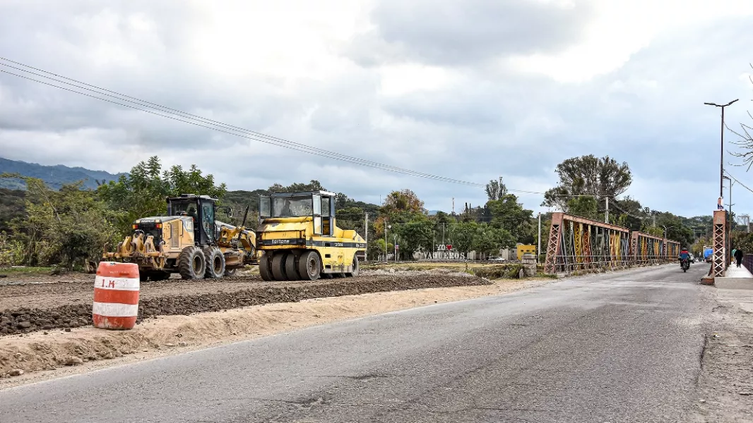 12805-avanza-la-construccion-de-los-nuevos-puentes-en-vaqueros-y-su-circunvalacion