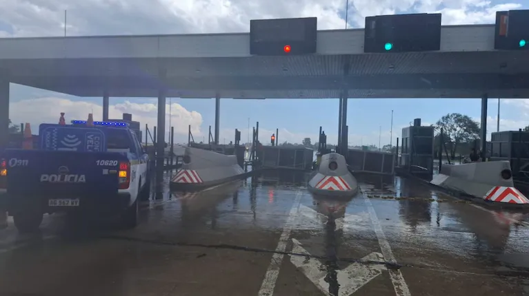 fuerte-temporal-con-granizo-en-cordoba-el-viento-tiro-una-cabina-de-peaje-y-hay-un-muerto-foto-gentileza-el-doce-DBOPP7Y7GBEIBKZVZBNNL7L744