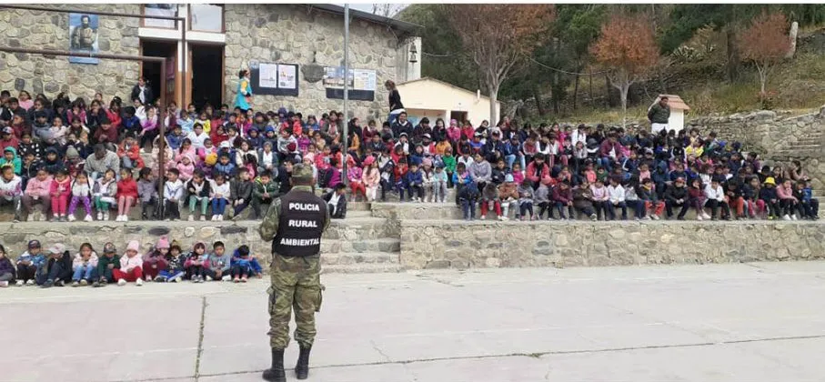 3520-mas-de-300-estudiantes-participaron-de-una-jornada-de-sensibilizacion-de-la-policia-comunitaria-en-santa-victoria-oeste