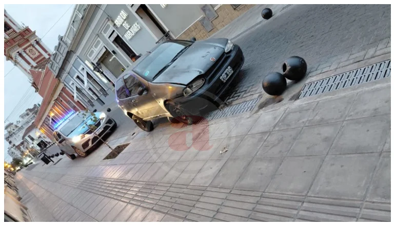 BOLARDO CALLE CORDOBA (1)