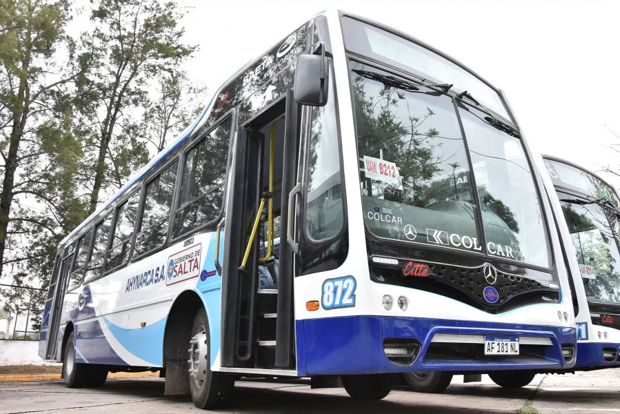 11827-el-gobernador-gustavo-saenz-encabezo-esta-maniana-la-presentacion-de-20-nuevas-unidades-de-saeta-que-permitiran-el-recambio-de-su-flota-el-aumento-de-las-frecuencias-y-mayor-comodidad-para-los-usuarios-del-