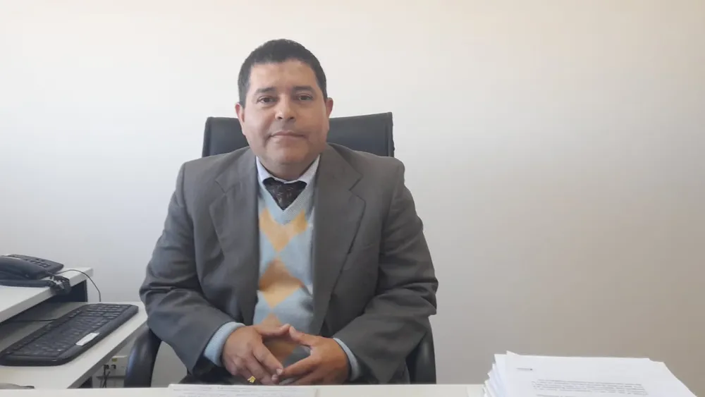 CARLOS FLORES DEFENSOR