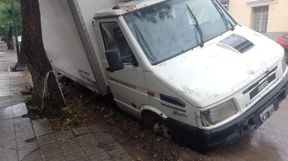 camión atascado tucumán al 200