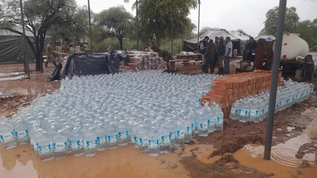 16426-continua-el-traslado-preventido-ante-eventual-pico-del-rio-pilcomayo