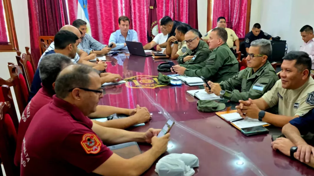 21357-reunion-de-funcionarios