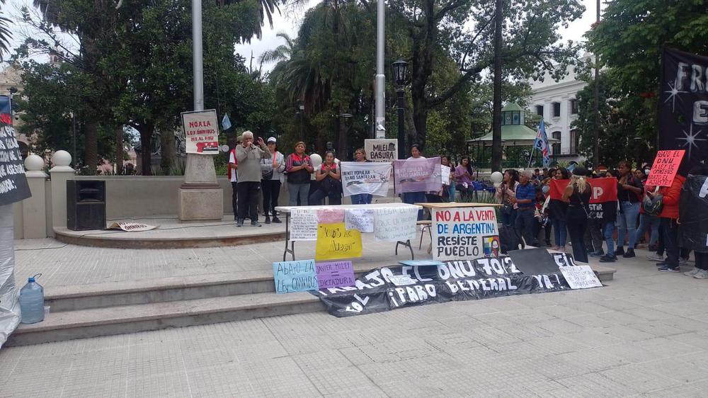 manifestación contra dnu