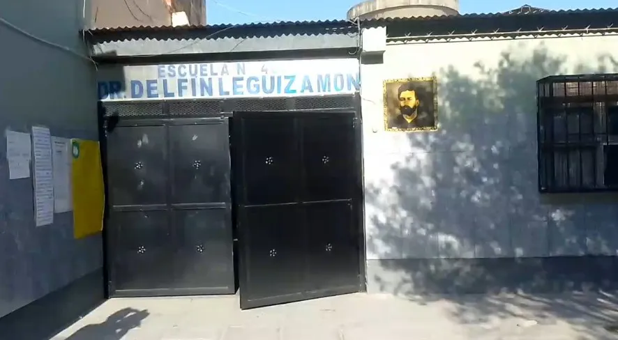 escuela Delfin Leguizamon