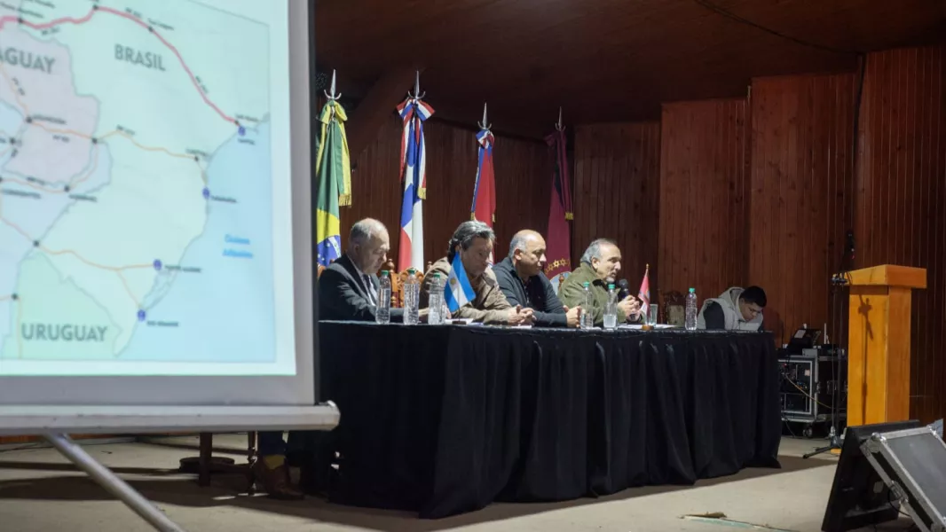 108628-el-gobierno-provincial-y-actores-del-sector-publico-y-privado-consolidaron-acciones-para-fortalecer-el-corredor-bioceanico-de-capricornio