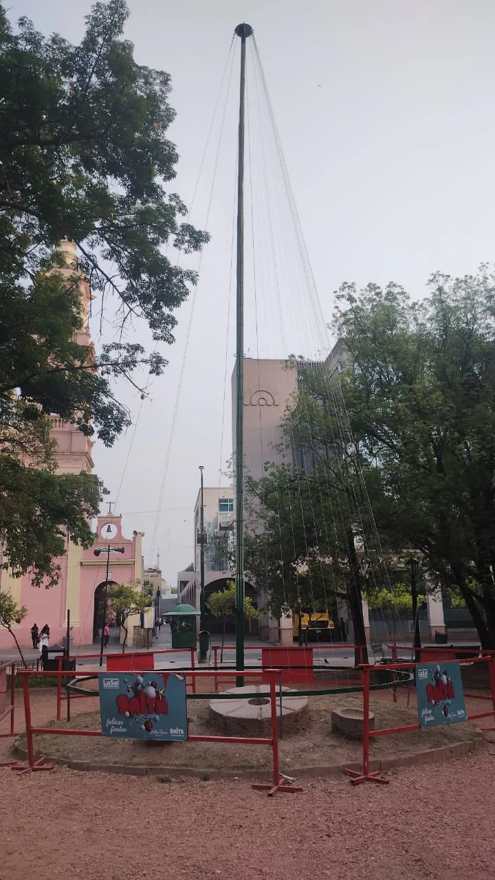armado árbol de navidad plaza 9 de julio