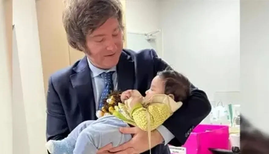 20241014210715_milei-un-bebe-recortewebp