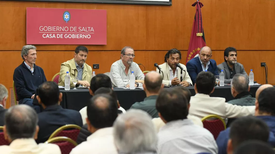 104790-saenz-a-intendentes-seguiremos-trabajando-por-el-crecimiento-de-salta-y-manteniendonos-cercanos-a-la-gente