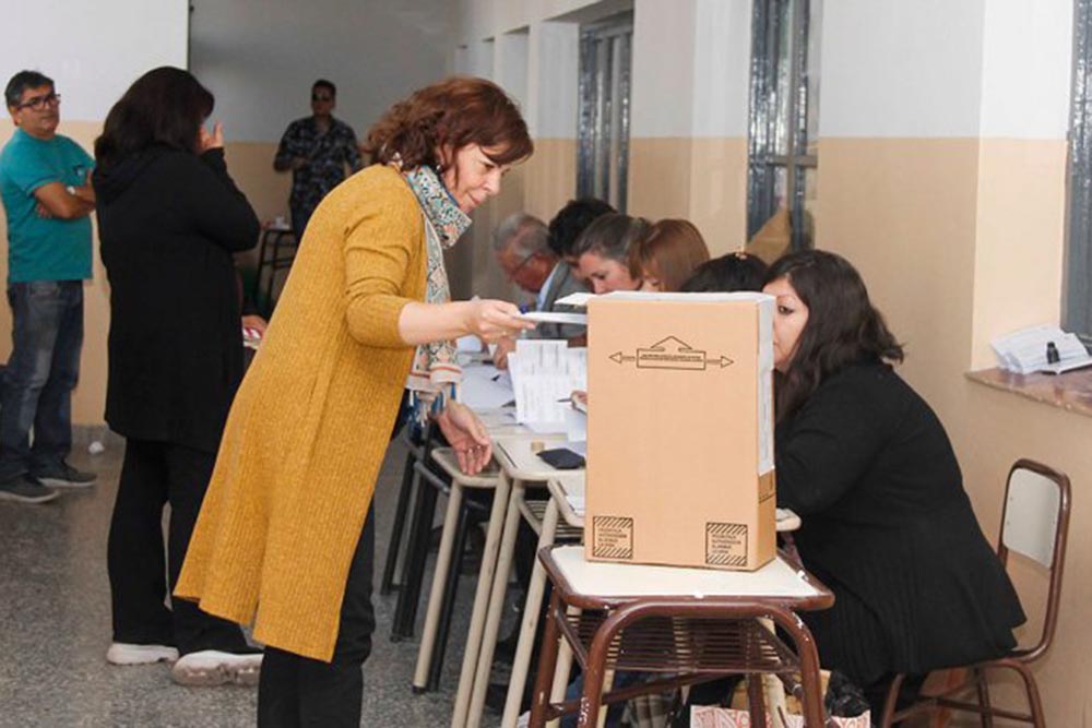 9-8 escuelas elecciones