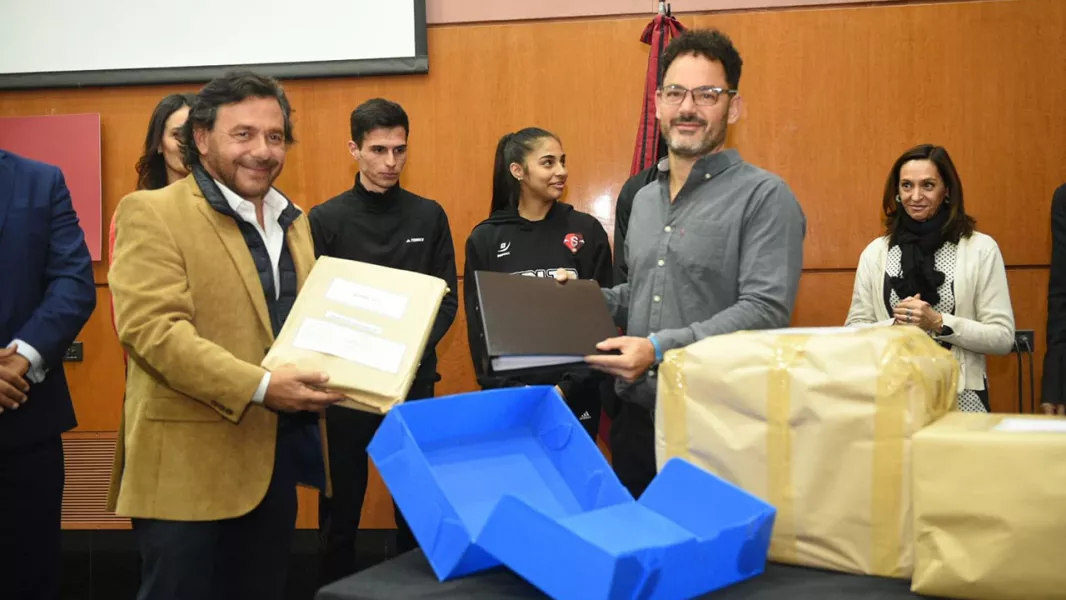 12087-el-polo-deportivo-transformara-el-deporte-de-salta-y-la-region-saenz-encabezo-la-apertura-de-sobres-de-la-obra