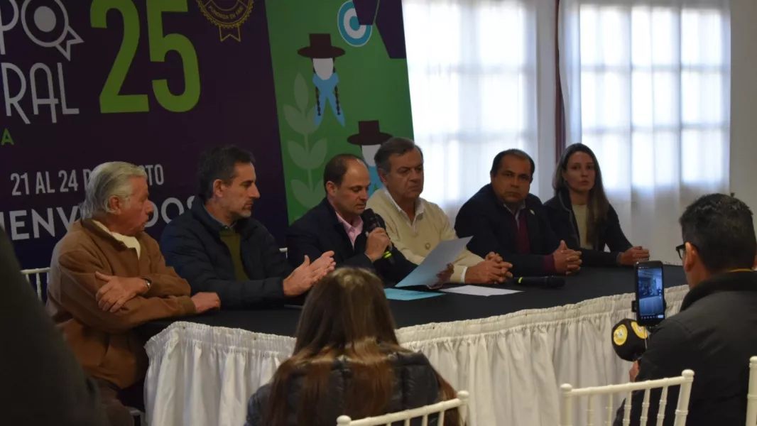 18394-el-gobierno-acompanio-el-lanzamiento-en-salta-de-la-expo-rural-salta-2025