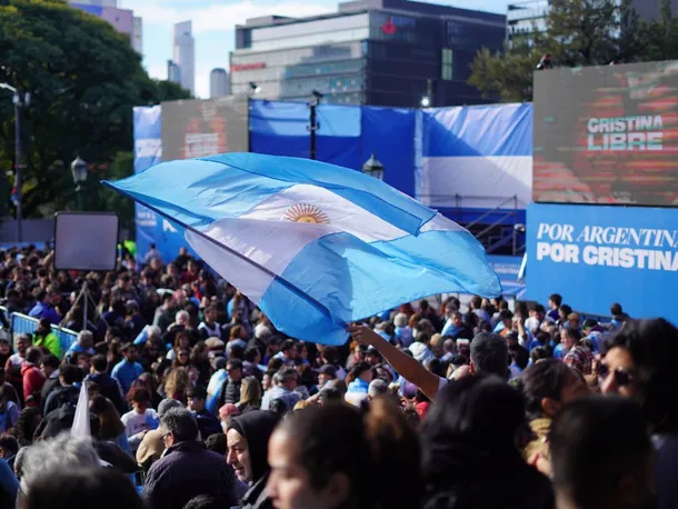 banderazo-cristina-lezama