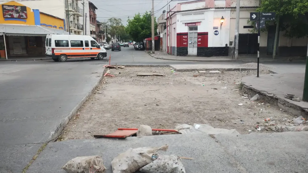 santa fe y tucumán obra abandonada