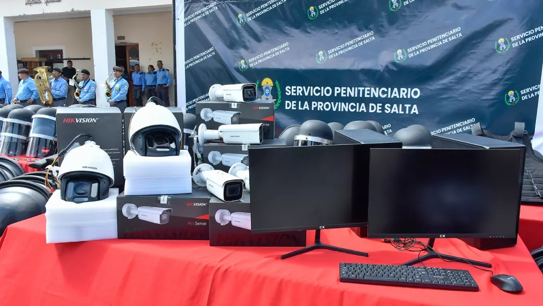 16451-se-reforzo-el-sistema-penitenciario-con-equipamiento-de-control-de-proteccion-y-movilidad-de-traslados