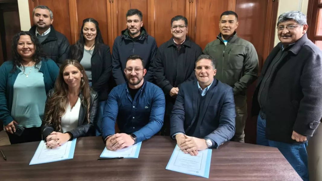20770-el-gobierno-provincial-firmo-un-convenio-interministerial-para-promover-el-bienestar-y-la-proteccion-de-personas-mayores