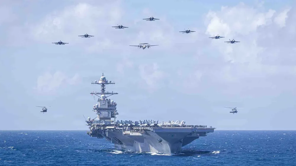 El-USS-Abraham-Lincoln-junto-con-su-grupo-de-combate-a-aguas-de-Oriente-Medio
