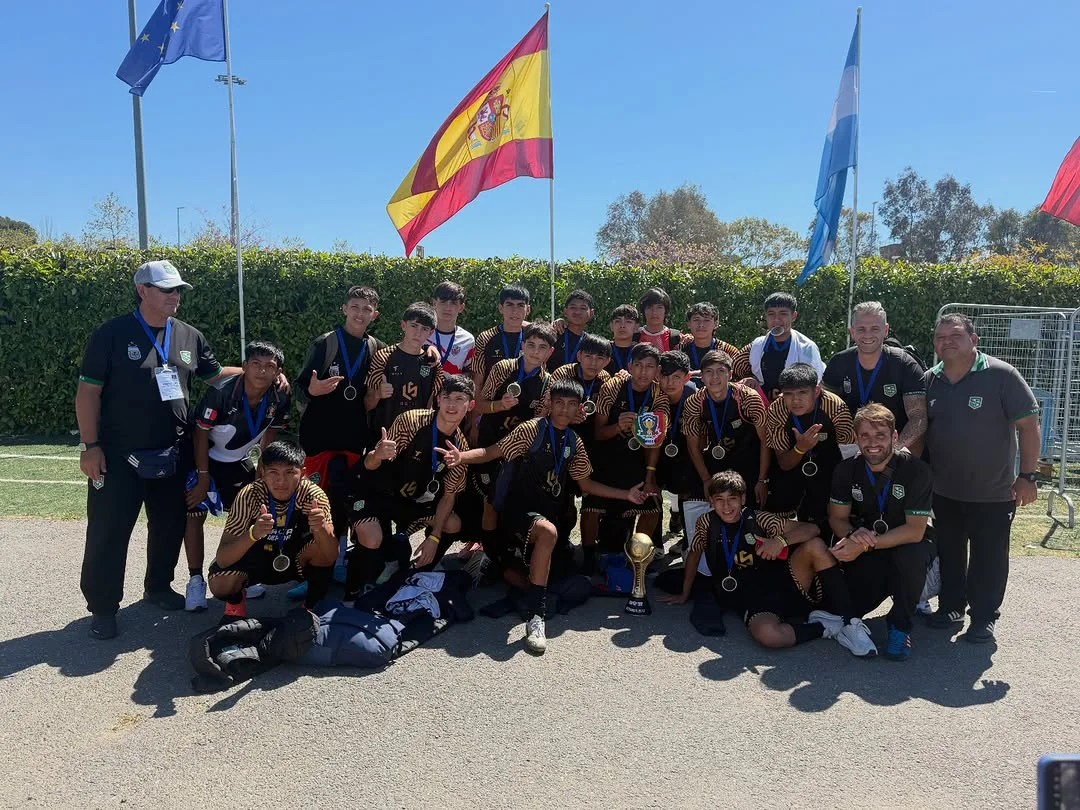 Salta Campeón Mundial ⚽️🏆__El seleccionado salteño se consagró campeón del Mundialito España 🇪🇸 2026 al golear en la final a Steaua Bucar_2.jpg