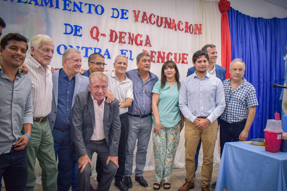 lanzamiento vacunación contra el dengue