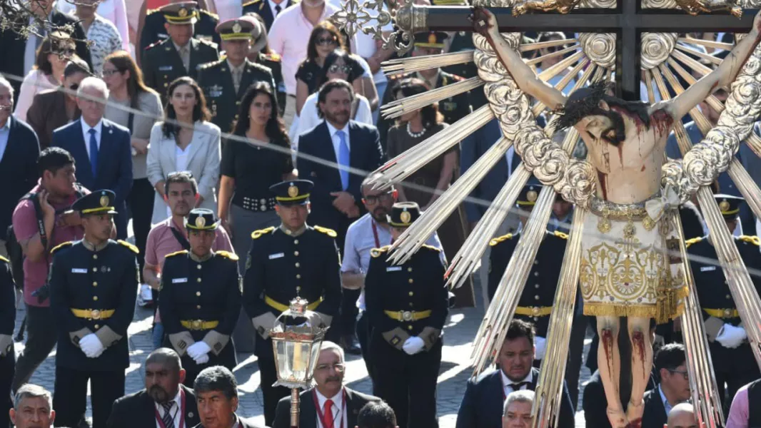 103861-el-pueblo-de-salta-renovo-su-pacto-de-fidelidad-y-amor-con-el-senior-y-la-virgen-del-milagro